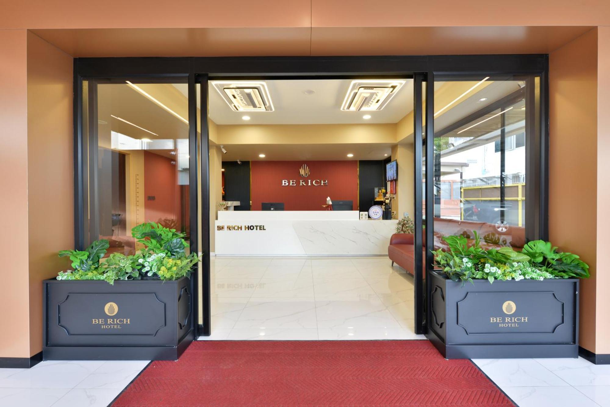 Berich Hotel Tak Exterior foto